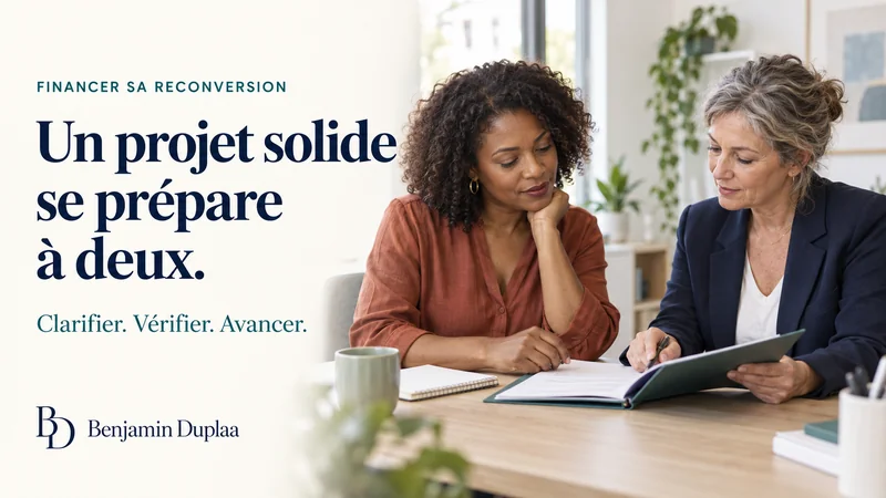 Un projet solide se prépare à deux : clarifier, vérifier, avancer. Deux femmes examinent ensemble un dossier lors d'un rendez-vous d'accompagnement